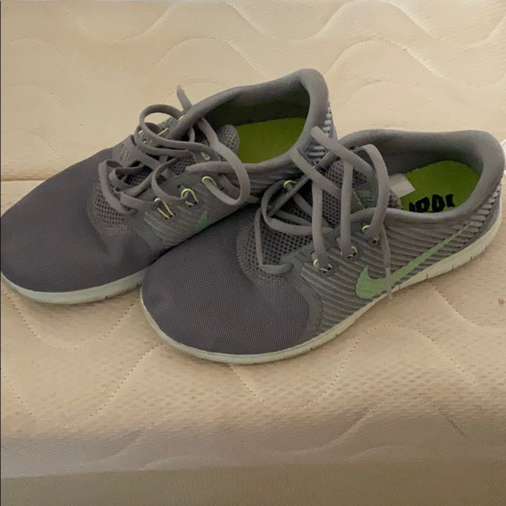 Women Nike Free Runs